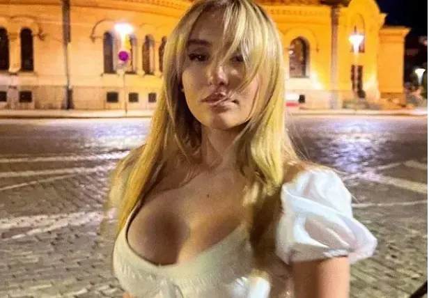 1000 кубика  силикон срина Дара Екимова и я вкара в болница