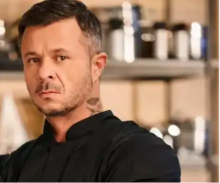 Блазе му на шеф Илиан Кустев от „Мастършеф” - всички говорят само за приятелката му (Горещи снимки)