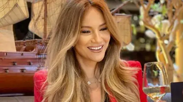 Близначките на Зейнеб с таен рожден ден  като сватба