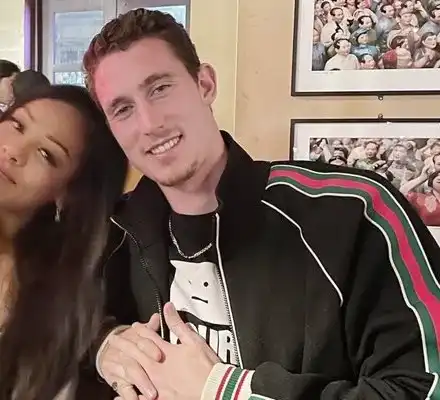 Божката Краев стяга две сватби