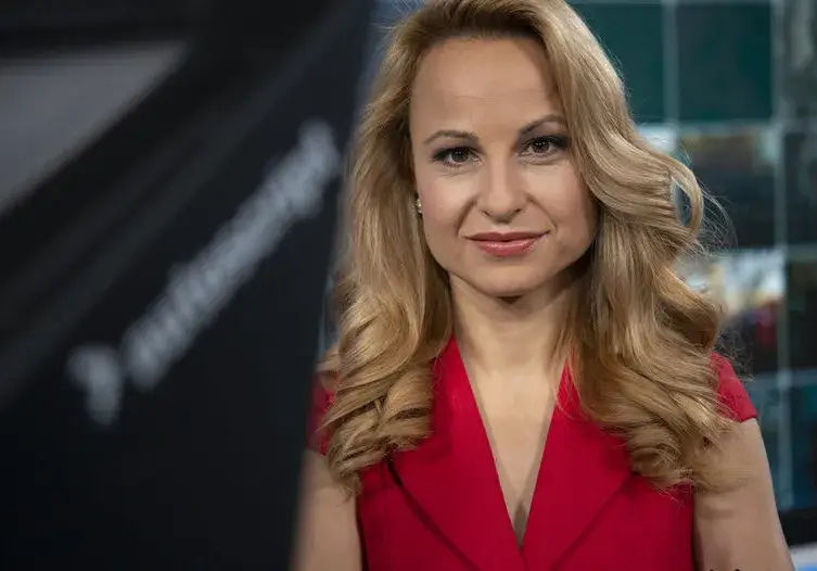 Цънцарова с 20 бона заплата на месец