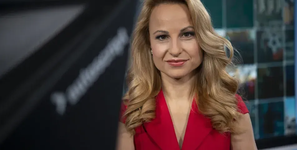 Цънцарова с 20 бона заплата на месец