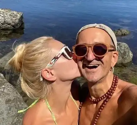 Дони и Нети остават на морето въпреки потопа