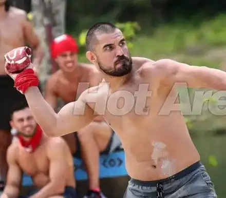 Епичен сблъсък: Бившият на Златка предизвиква Филип Буков