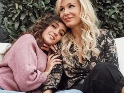 Гала става баба? Мари изчезна мистериозно