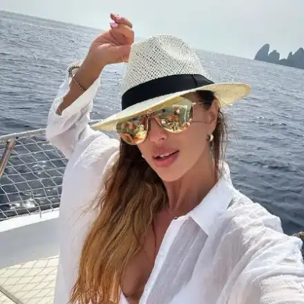 Глория поддържа тяло със секс