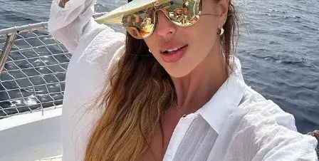 Глория поддържа тяло със секс