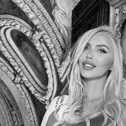 Жаси от „Сделка или не”  роди 4-о бебе на  арабина-милионер