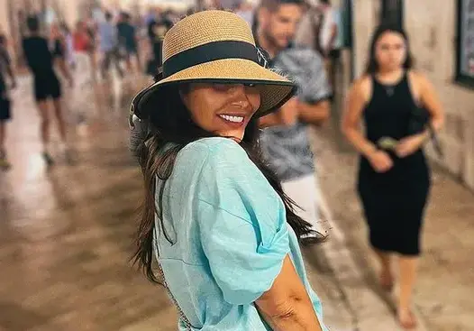 Край на спекулациите: Анелия показа бременно коремче! (СНИМКА)