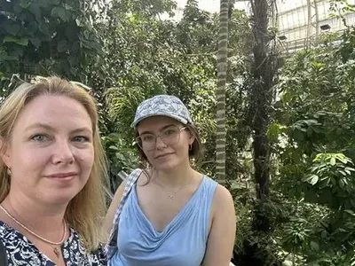 Макар и безработна, най-голямата дъщеря на Кирил Петков живее като принцеса в Ню Йорк