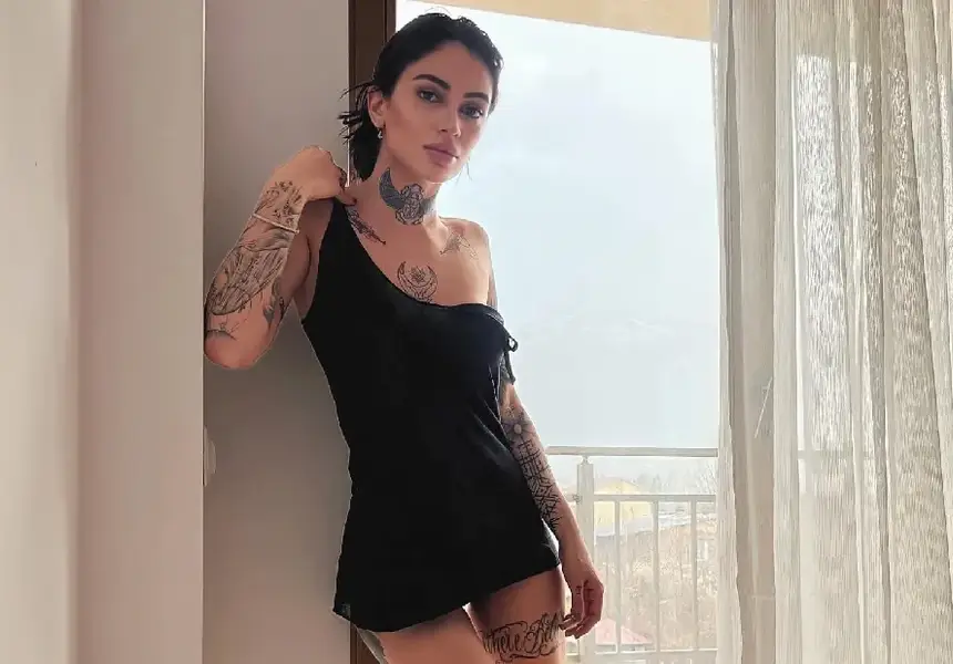 Марешка плаши с пистолет