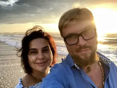 Миро празнува годишнина от брака си