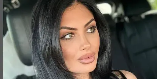 Мис България ПРОГОВОРИ за годежа! Ето от кого е пръстенът