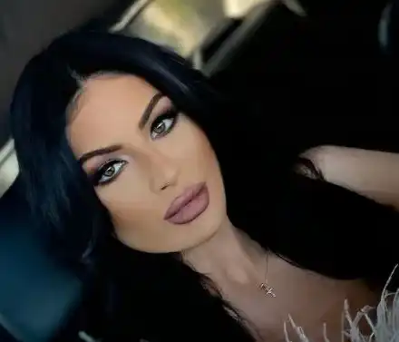 Мис България се върна в училище! Ето къде ще учи (ФОТО в галерия)