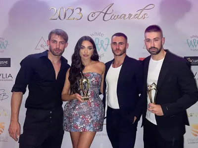 Mr. Half  празнува поредната си награда в компанията на ергенката Айлин и певицата Диона (Снимки)