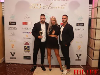 Mr. Half  празнува поредната си награда в компанията на ергенката Айлин и певицата Диона (Снимки)