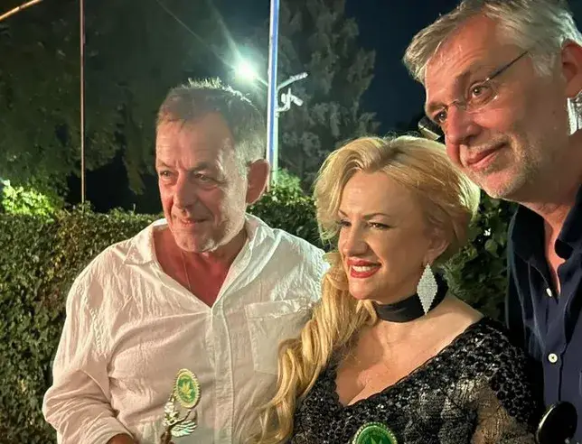 Сашка Васева: Върнах си красотата –  от 40 станах 80 кила! Песните ми вече ще са в унисон с всемирното пречистване