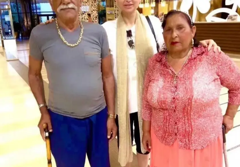 След смъртта на баща си: Софка  спря да пее, губи 100 хил. лева от отменени участия