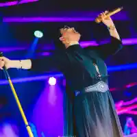 Софка си купи микрофон за 30 бона, трепери да не й го откраднат