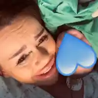 Сузанита нарисува сина си