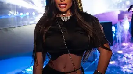 Тита хвана букета