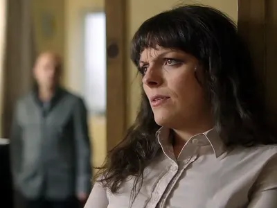 В новия сериал „Клетката“: Стойка от „Биг Брадър“ надзирателка в затвор