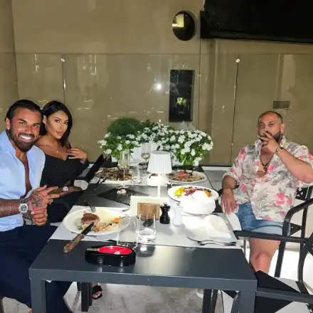 Ванко 1 се фука със скъп часовник