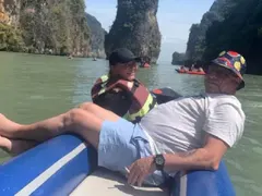Американски пенсионери издържат Гибона