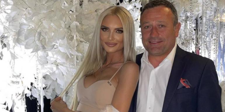 Анита на Рачков  получи приз  по сутиен (Брутална снимка)
