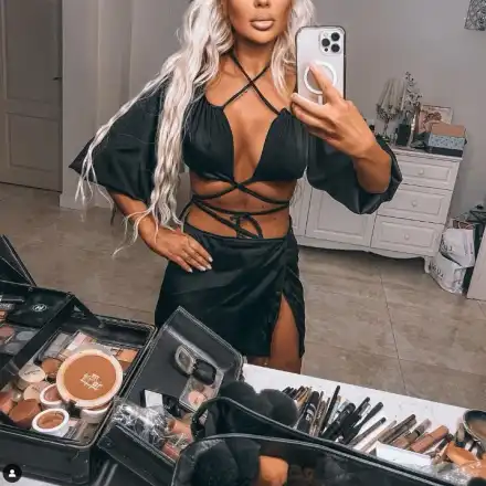 Андреа се втали и зашемети всички