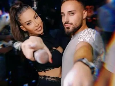 Ария секси с пера