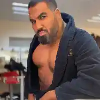 Азис: Мъжът трябва да е храбър, а не богат