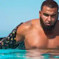 Азис пак се взе за голяма звезда, грозно захапа своя фенка (Снимки)