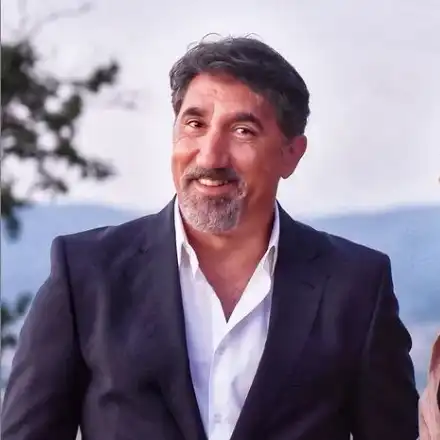 Бившата на Башар Рахал му кръшкала докато е с него