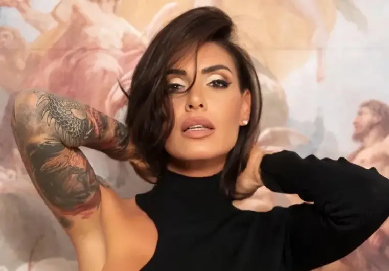 Черната Златка се стиска сама (СНИМКА)