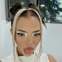 Дара шокира! Призна с какво обича да си играе сутрин