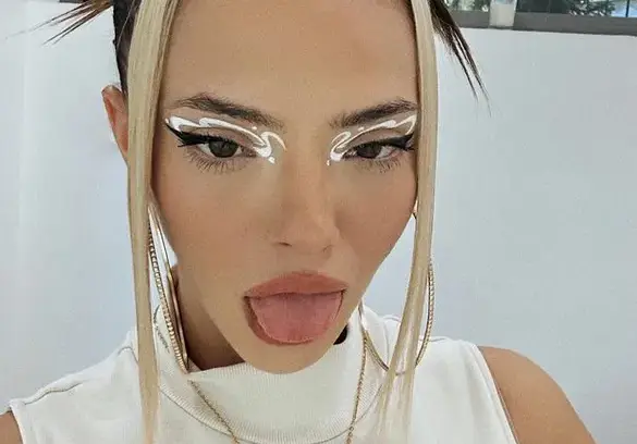 Дара шокира! Призна с какво обича да си играе сутрин