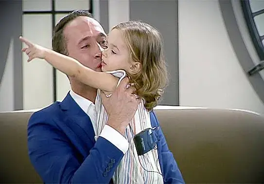 Дарин Ангелов отглежда дъщеря си сам