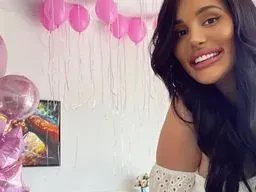 Дъщерята на Палома свири на пиано