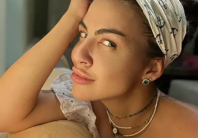 Деси Цонева стана акушерка