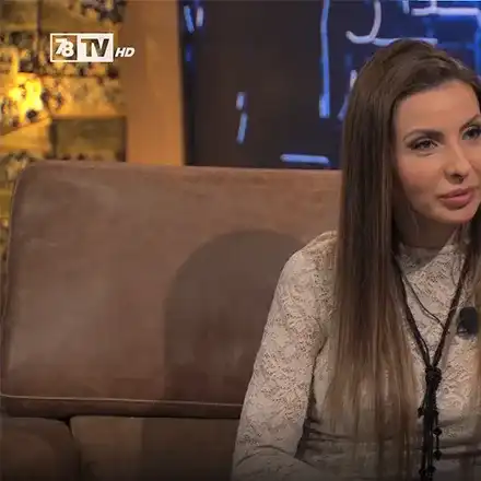 Диана Габровска се конкурира с фолкпевица за Мисис България