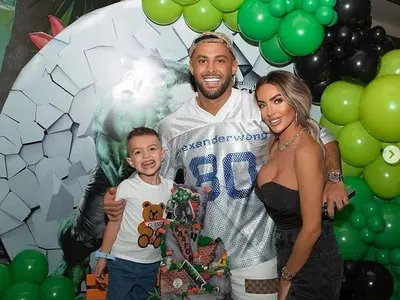 Джизъса отсвири рождения ден на сина си от Златка