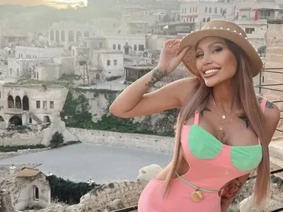 Джулиана Гани се фука, че е слаба