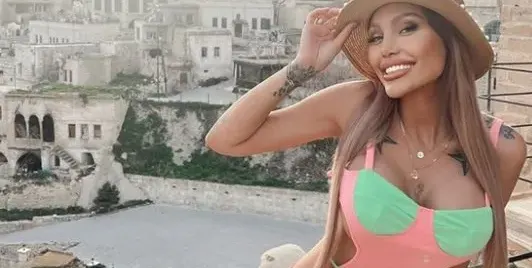 Джулиана Гани се фука, че е слаба