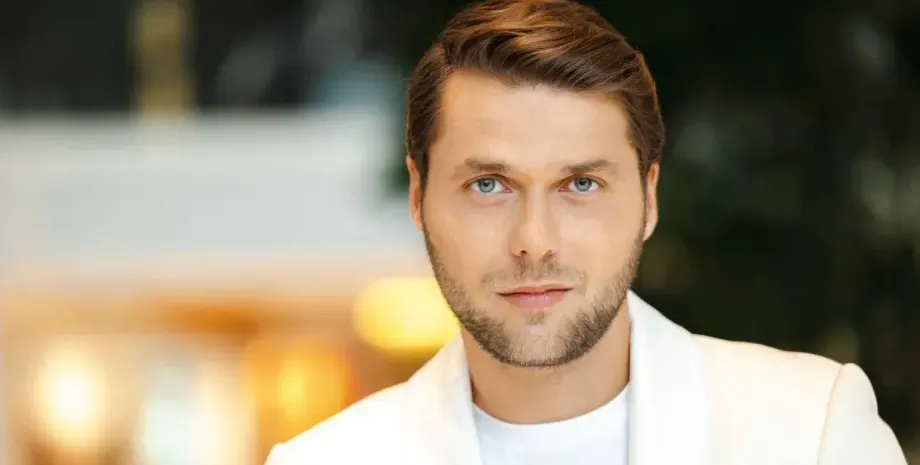 Ергенът 3 е прочувствен певец (Уникална снимка)