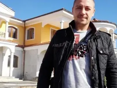 Галена се шири в дворец като на румънския диктатор Чаушеску СНИМКИ