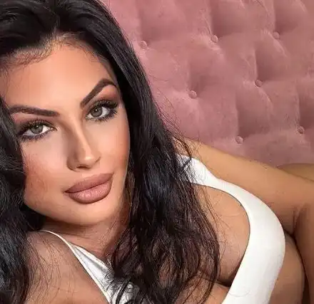 Горещо! Миска разкри как обича да го прави! (И с кого)