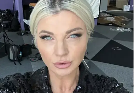 Хейтър попиля Силвена Роу: Злобна бабуля, бъкана с ботокс, представяща себе си за някакво гуру!