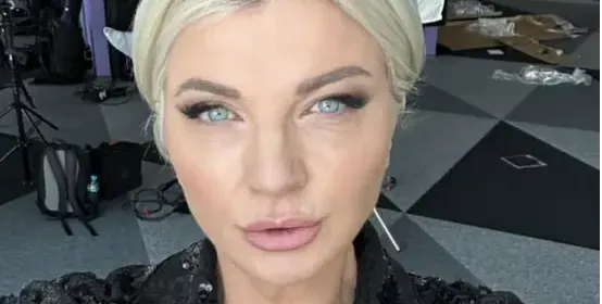 Хейтър попиля Силвена Роу: Злобна бабуля, бъкана с ботокс, представяща себе си за някакво гуру!