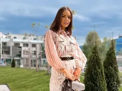 Хитруша: Фен ремонтира новия дом на Виктория Капитонова